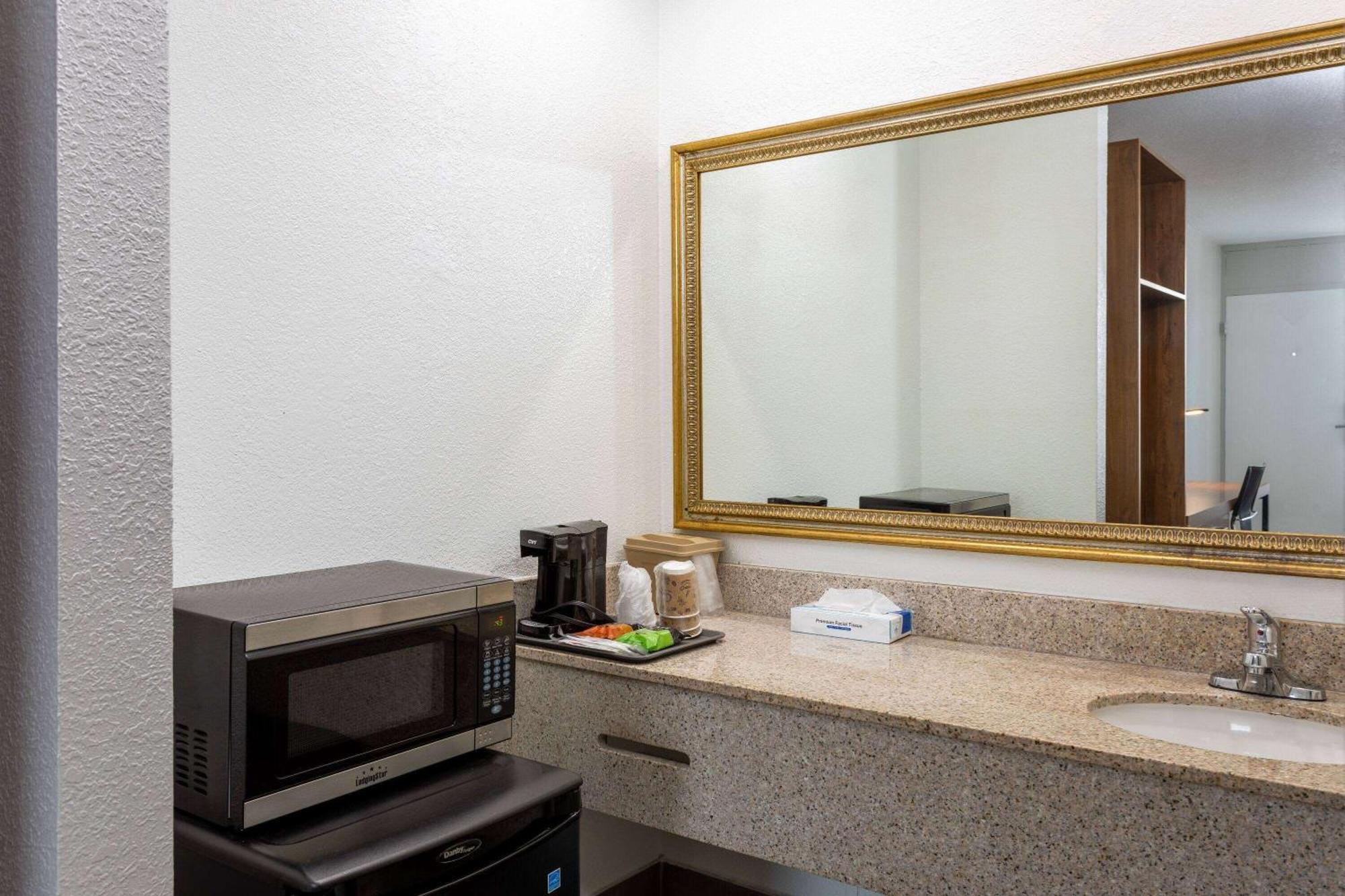 מלון Ramada By Wyndham Altamonte Springs Near I-4 מראה חיצוני תמונה